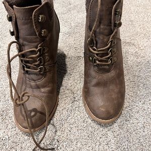 Brown nautical boots